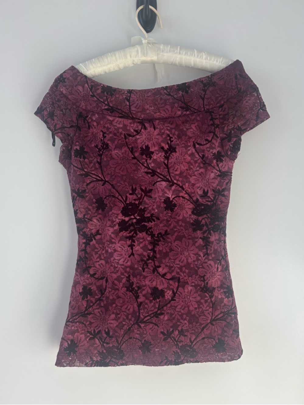 Vintage 90s La Belle Purple Red Lace Floral Velvet Boatneck Fitted Top - Picture 3 of 9